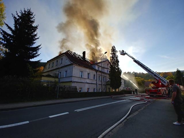 pozar-budynku-w-piechowicach-77547