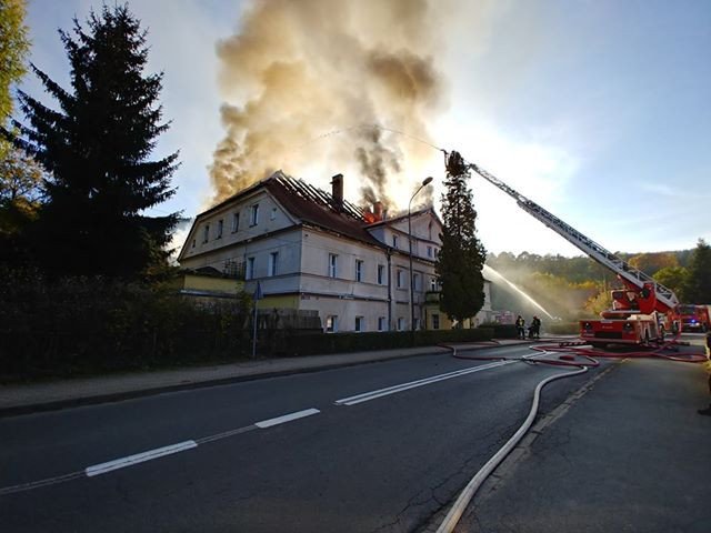 pozar-budynku-w-piechowicach-77547