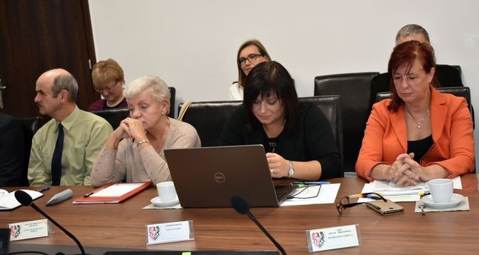 rada-powiatu-na-ostatniej-prostej-77877