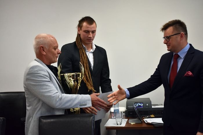 rada-powiatu-na-ostatniej-prostej-77877