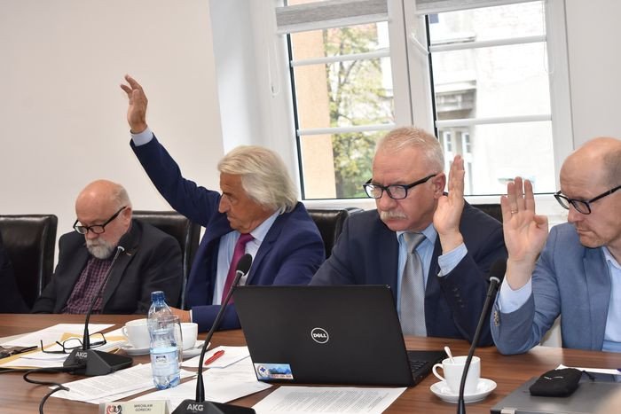 rada-powiatu-na-ostatniej-prostej-77877