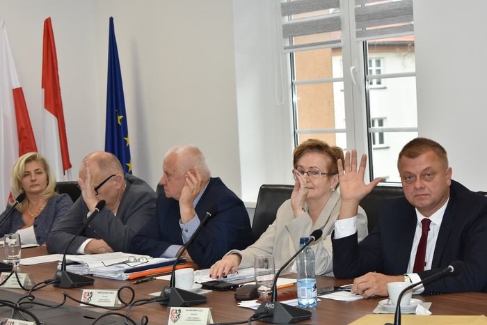 rada-powiatu-na-ostatniej-prostej-77877