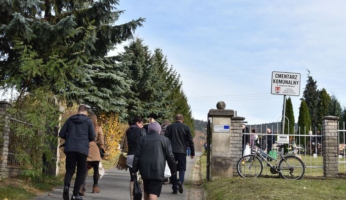 wszystkich-swietych-na-janowickich-cmentarzach-77976