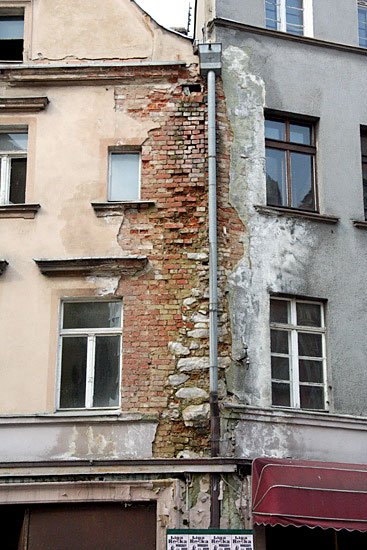 nowe-idzie-stare-straszy-780