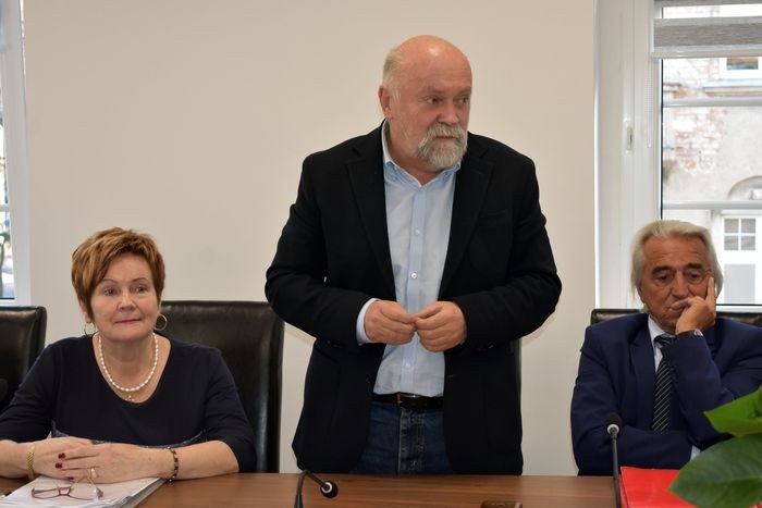 100-lat-na-pozegnanie-78068