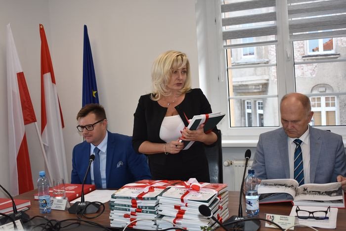 100-lat-na-pozegnanie-78068