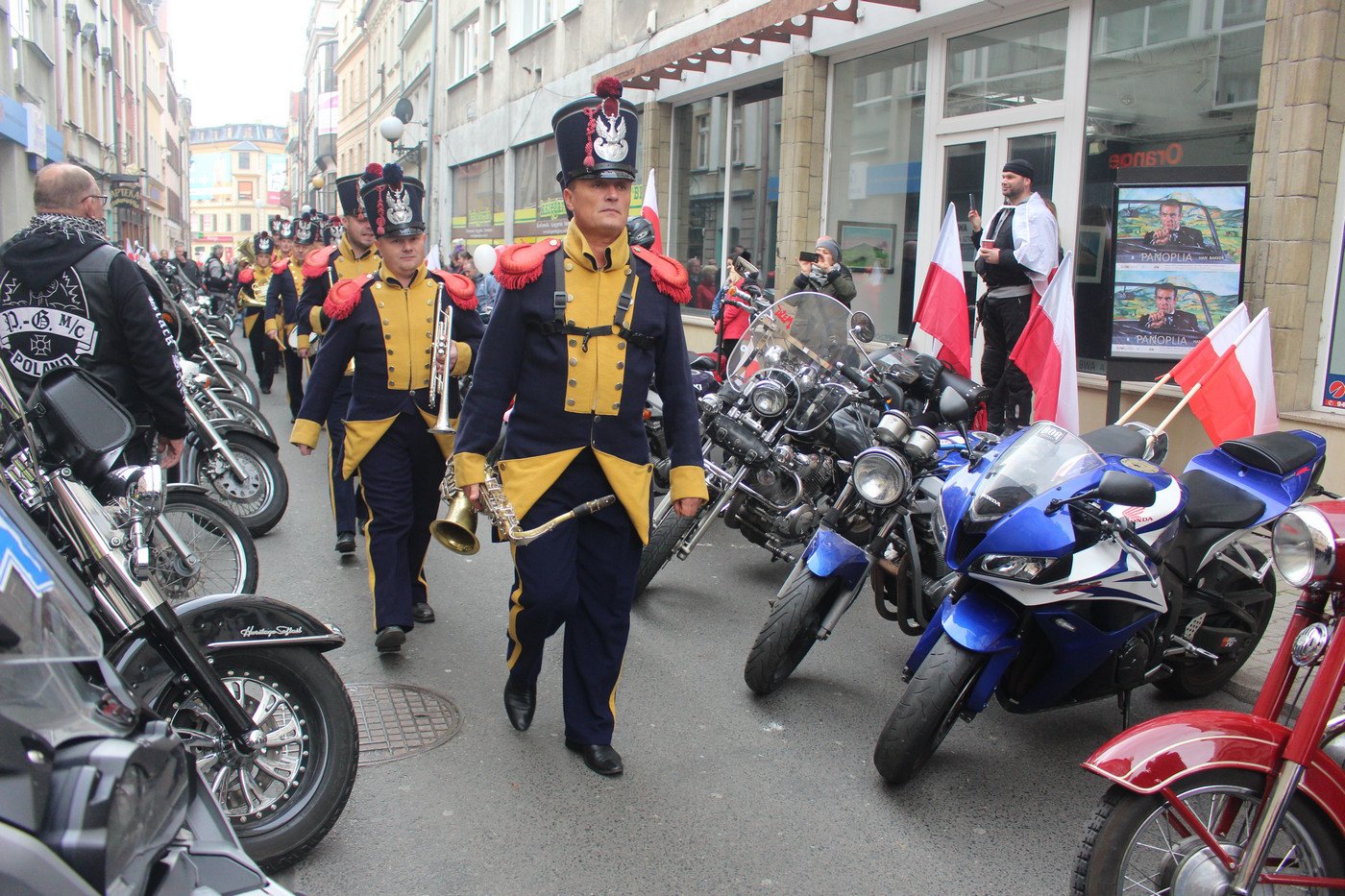 polonez-pochod-i-tort-78129