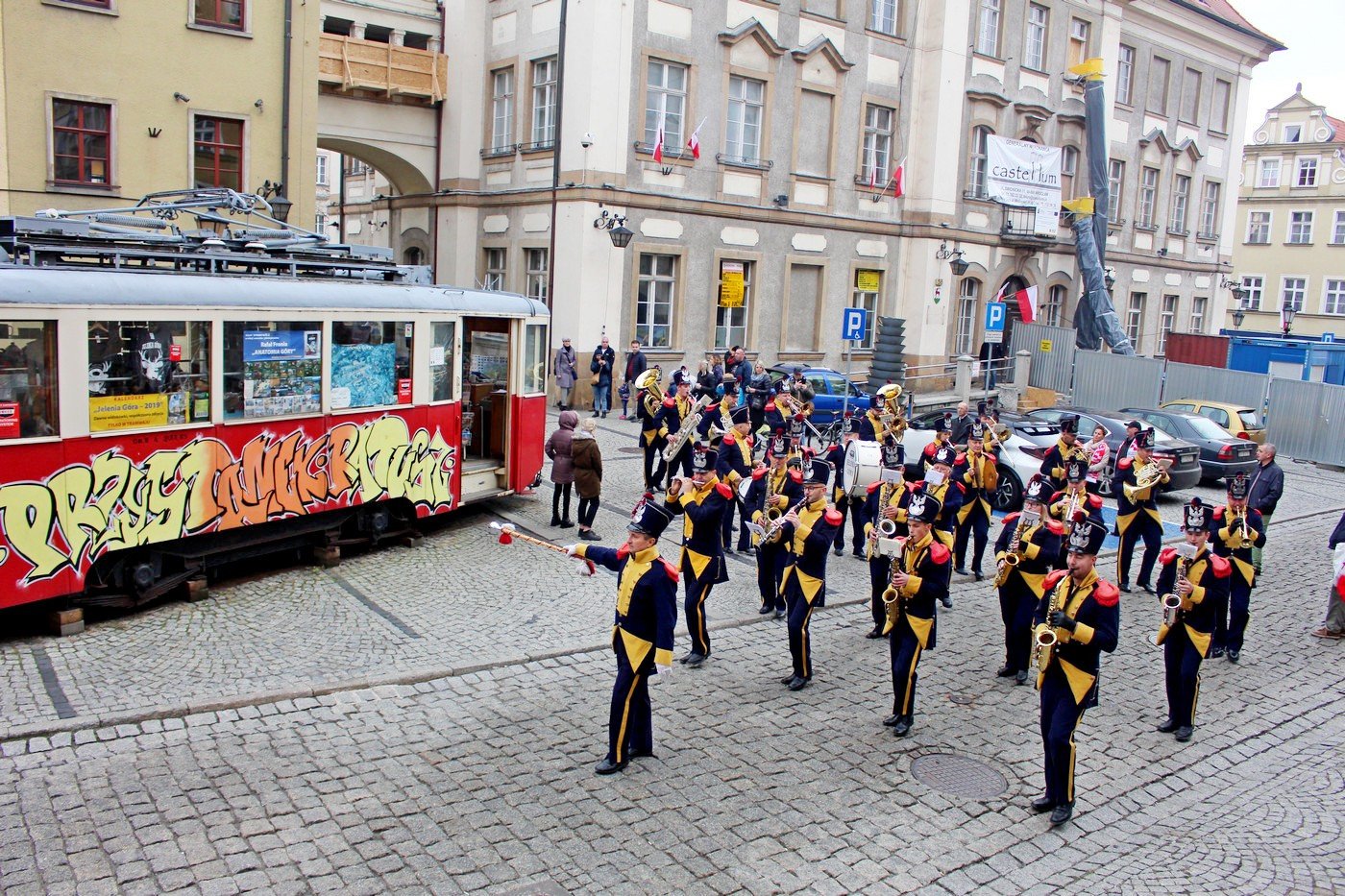 polonez-pochod-i-tort-78129
