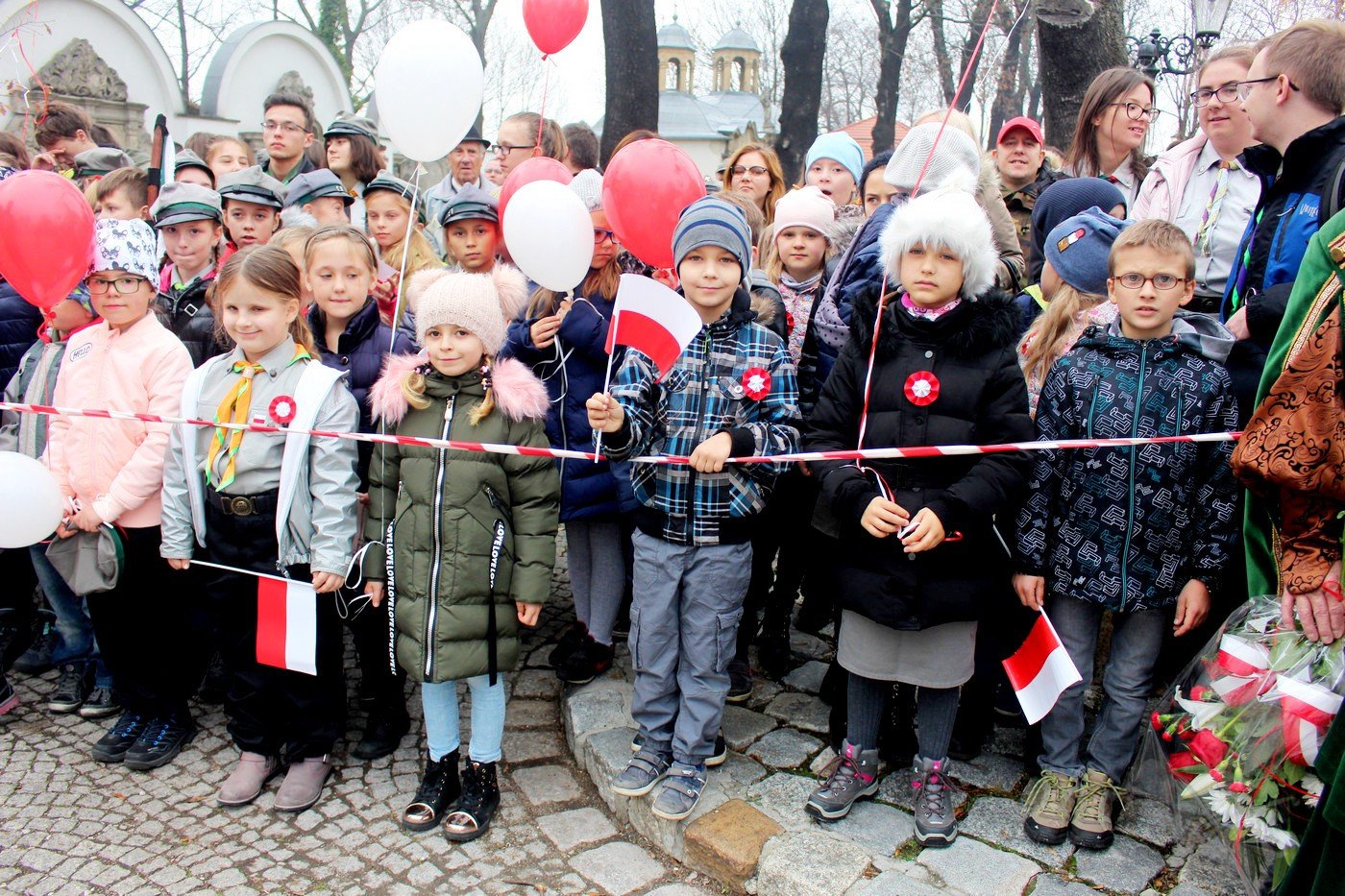 obchody-ponad-podziaami-78142