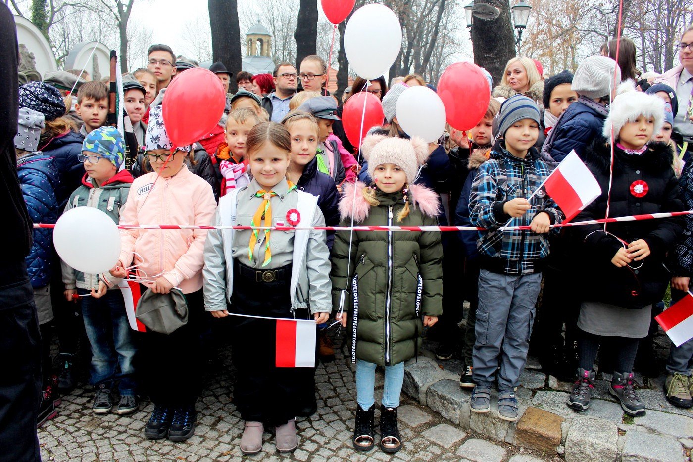 obchody-ponad-podziaami-78142