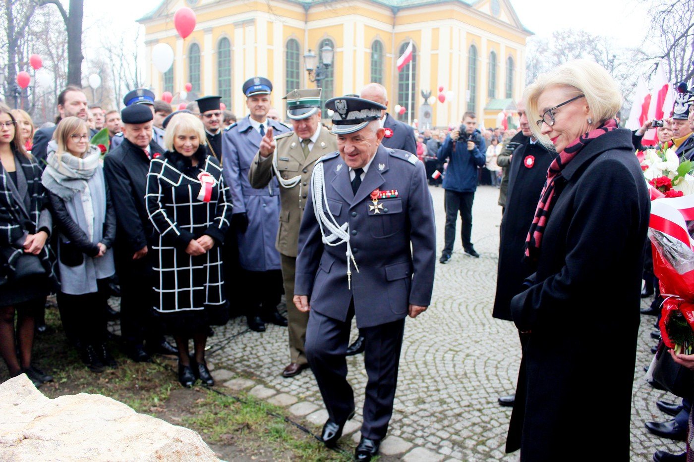 obchody-ponad-podziaami-78142