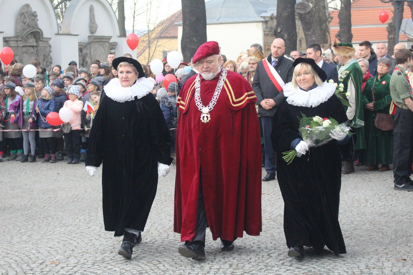 obchody-ponad-podziaami-78142