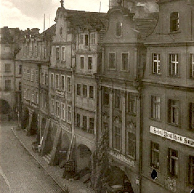 Inne spojrzenie na Deutsches Haus, tym razem bez nazistowskiego entourage’u.