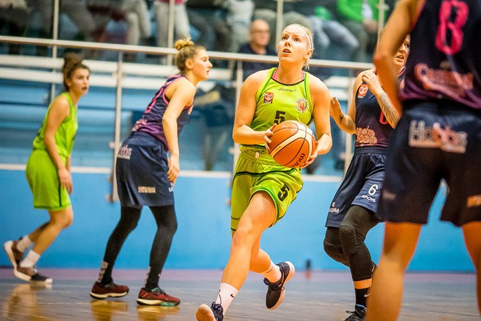 bez-szans-w-starciu-z-liderkami-78233