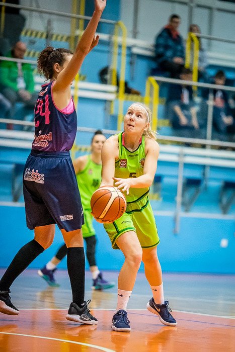 bez-szans-w-starciu-z-liderkami-78233