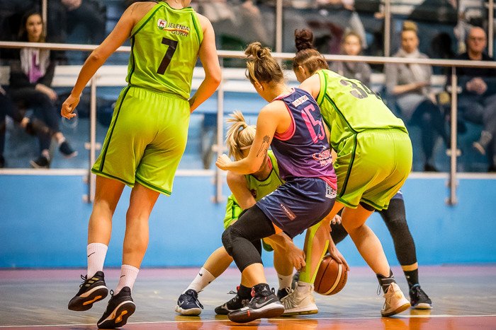 bez-szans-w-starciu-z-liderkami-78233