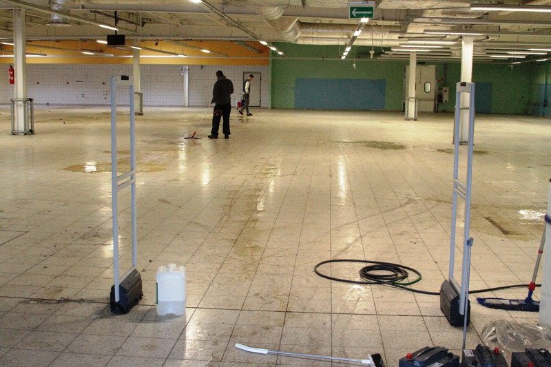 zamkneli-mae-tesco-w-cieplicach-co-dalej-78294
