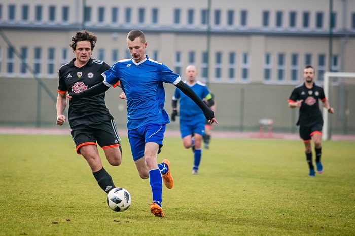 pub-gol-czerwona-latarnia-78334