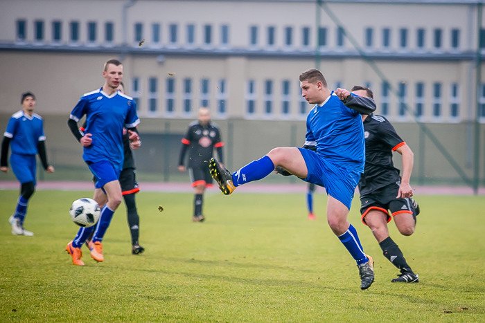 pub-gol-czerwona-latarnia-78334