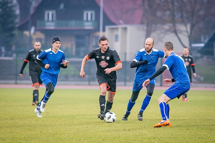 pub-gol-czerwona-latarnia-78334