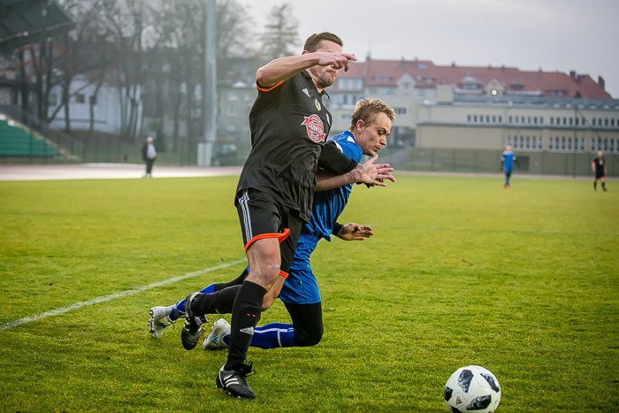 pub-gol-czerwona-latarnia-78334