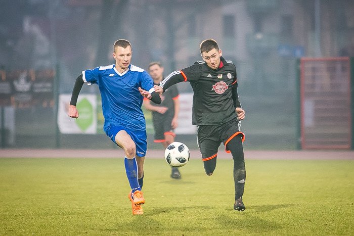 pub-gol-czerwona-latarnia-78334