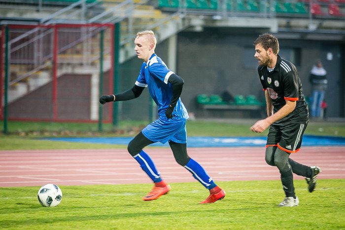 pub-gol-czerwona-latarnia-78334