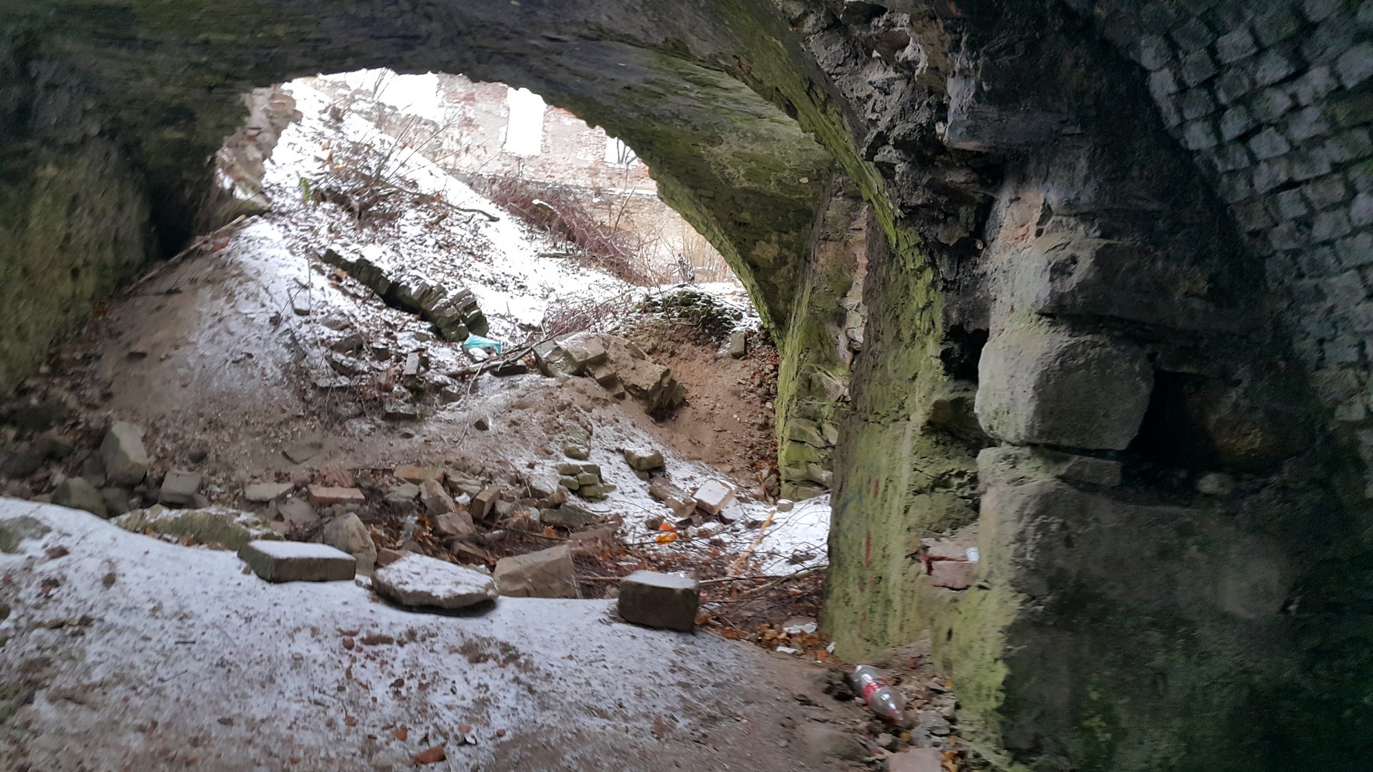 zamczysko-odkryte-78477