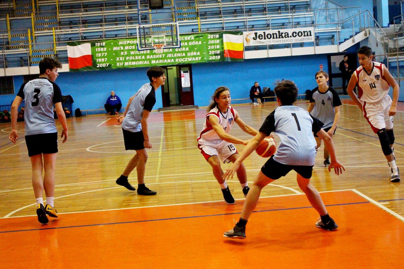 zacieta-walka-modych-koszykarzy-78584