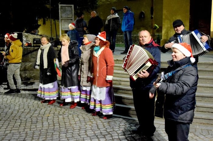 rozswietlenie-kowarskiej-choinki-78587