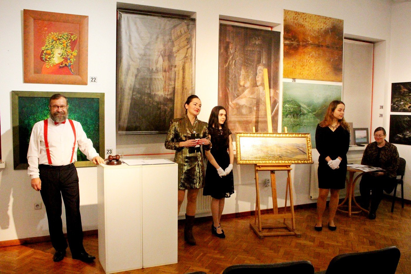 aukcja-dzie-sztuki-w-galerii-bwa-za-nami-78635