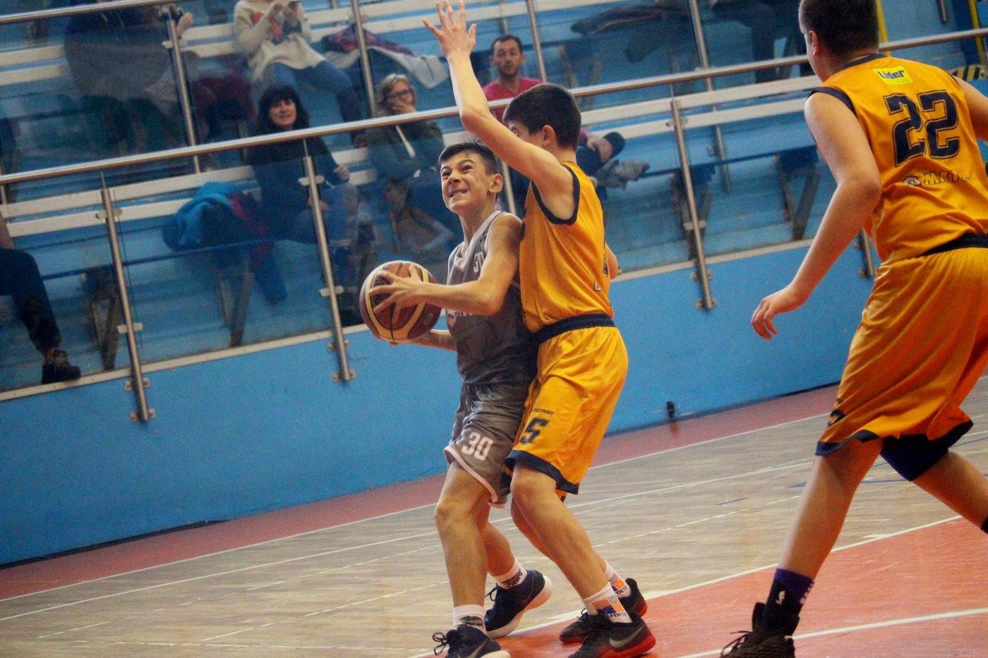 niesamowite-zwroty-akcji-78643