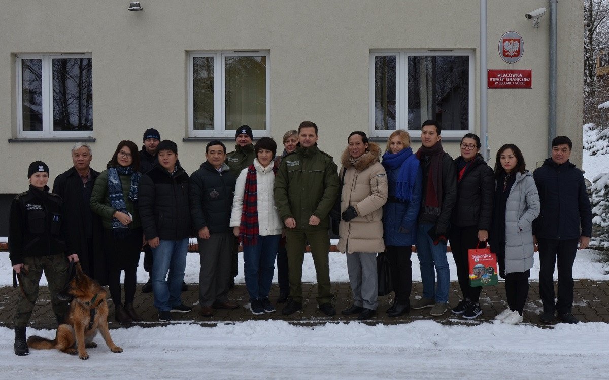 delegacja-wietnamu-w-strazy-granicznej-78719