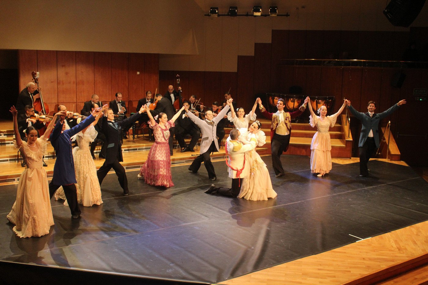 koncert-z-owacjami-79314