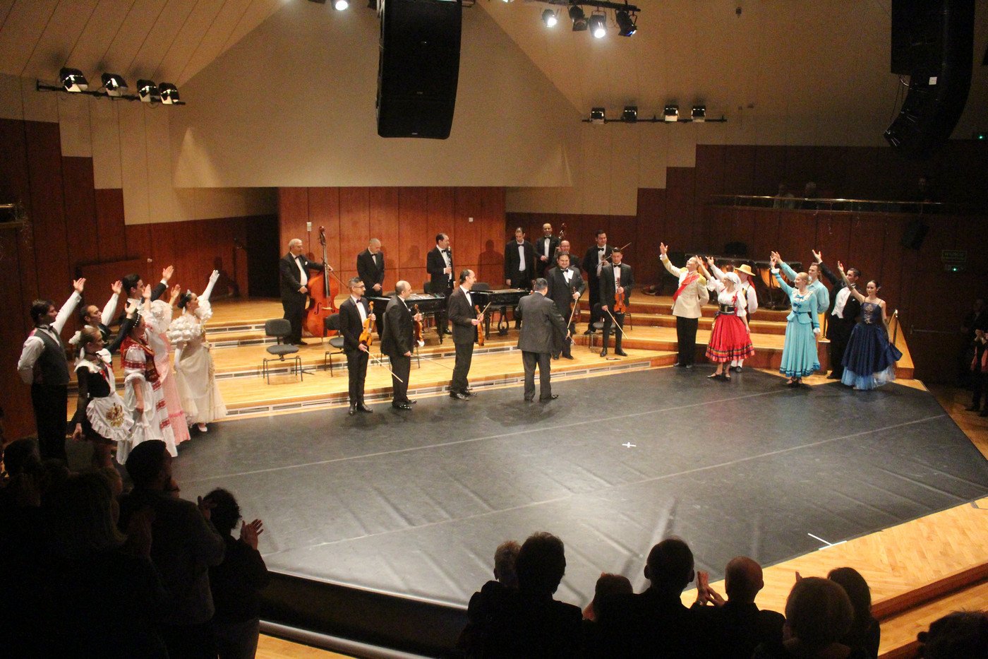 koncert-z-owacjami-79314