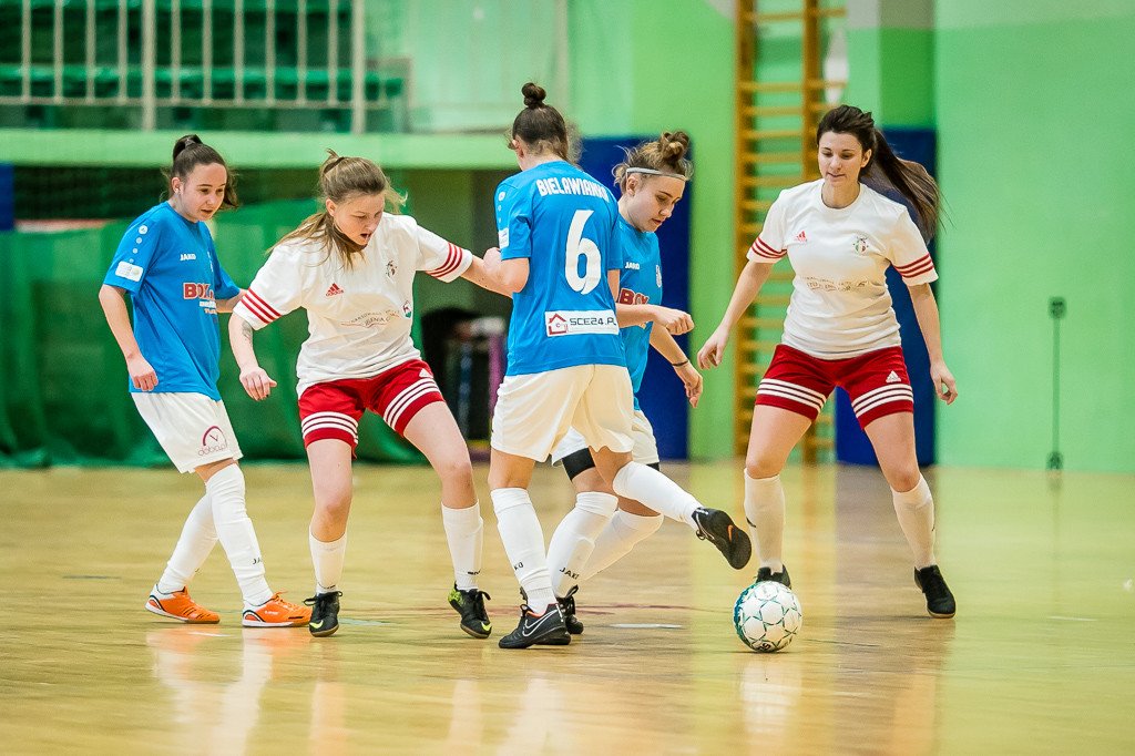 pucharowe-zmagania-pikarek-noznych-79402