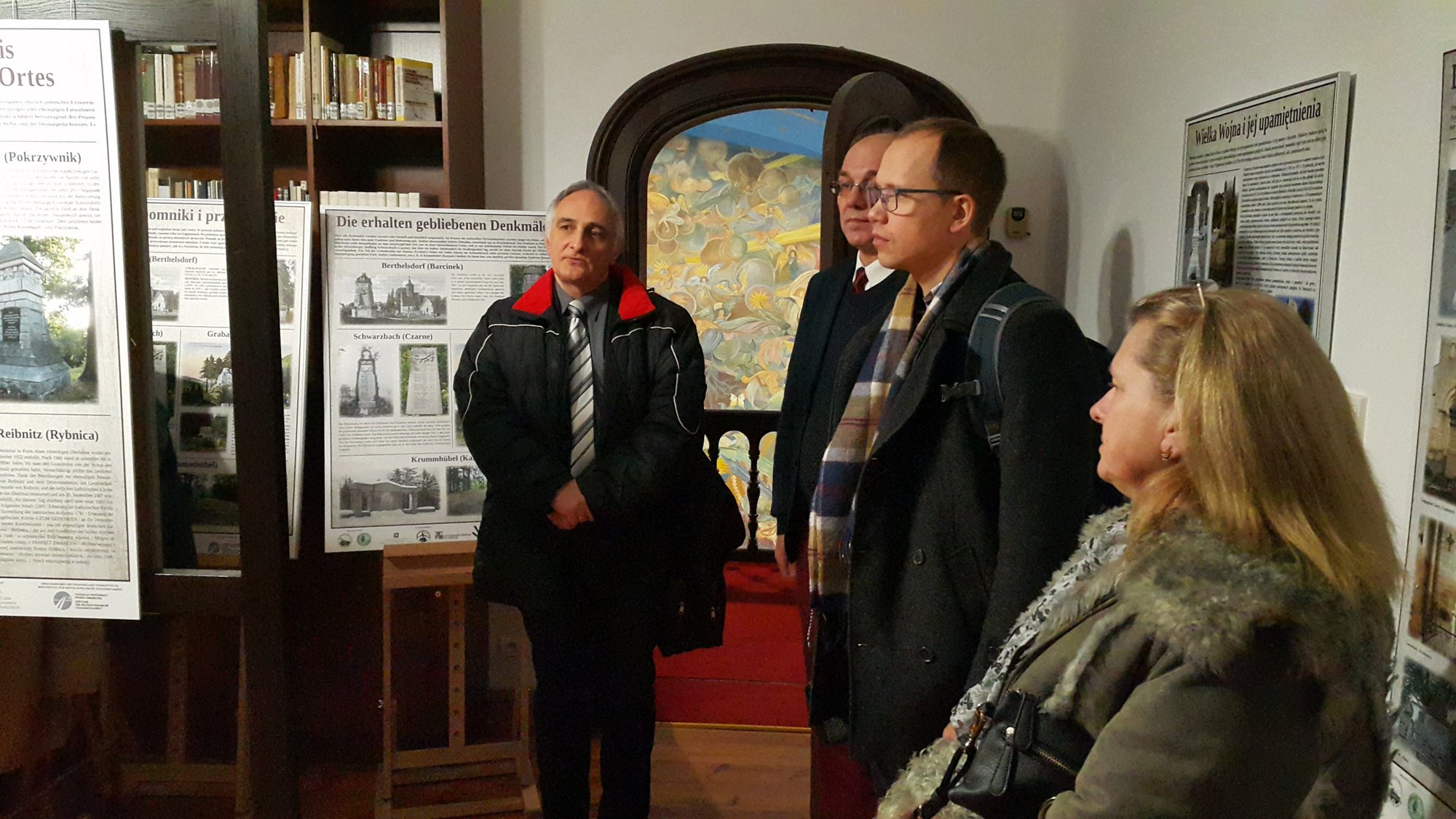w-miejskim-muzeum-otwarto-nowe-wystawy-79417