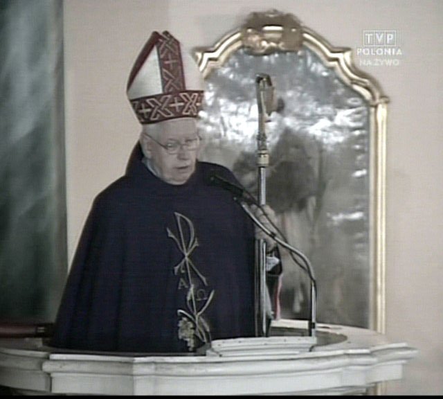 Ks. biskup Stefan Cichy podczas homilii.