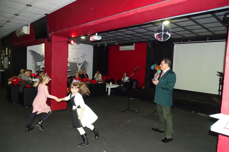 na-scenie-sie-dziao-79474