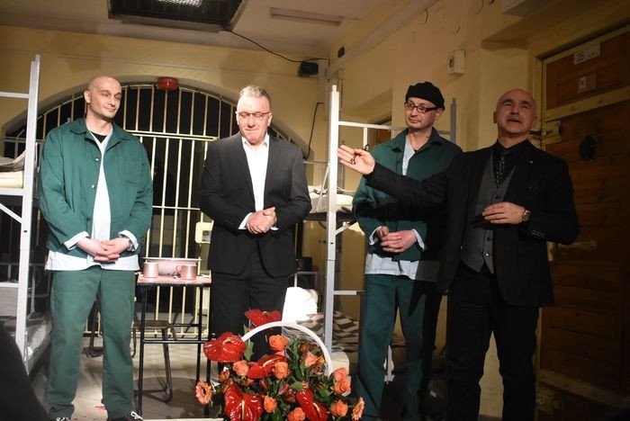 teatr-za-wiezienna-krata-79495