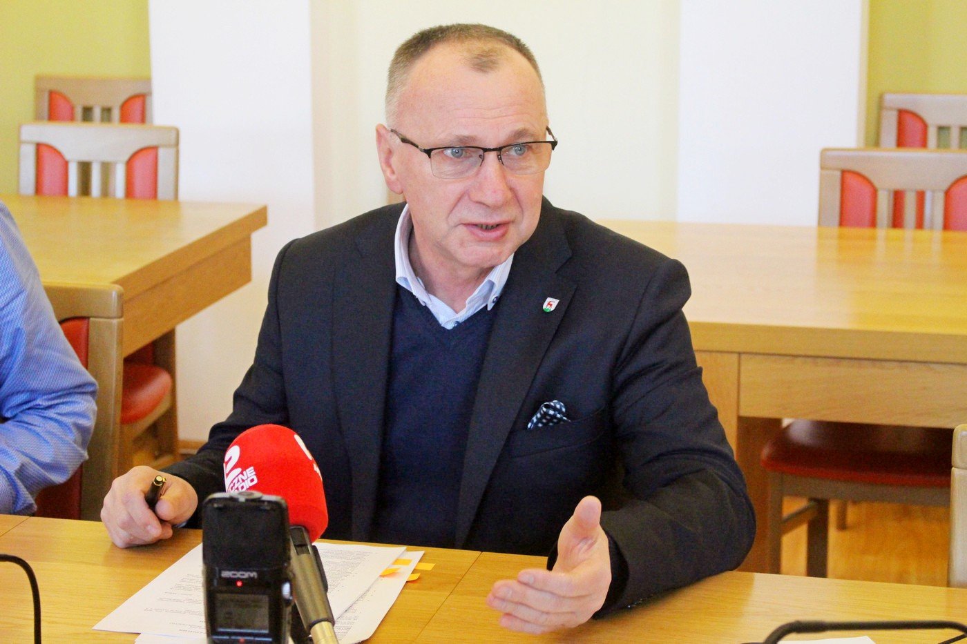 boisko-w-jagniatkowie-umowa-podpisana-79592