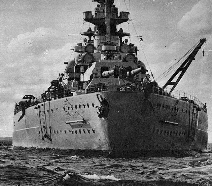Bismarck od dziobu/fot. Internet