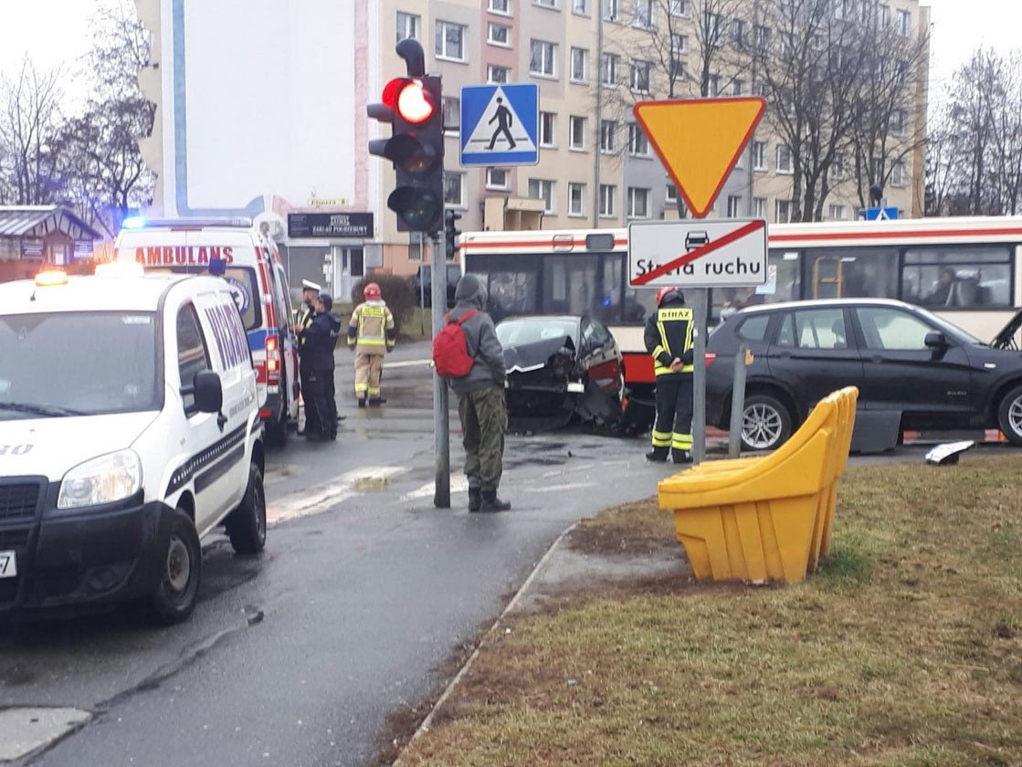 zderzenie-przy-szpitalu-79832