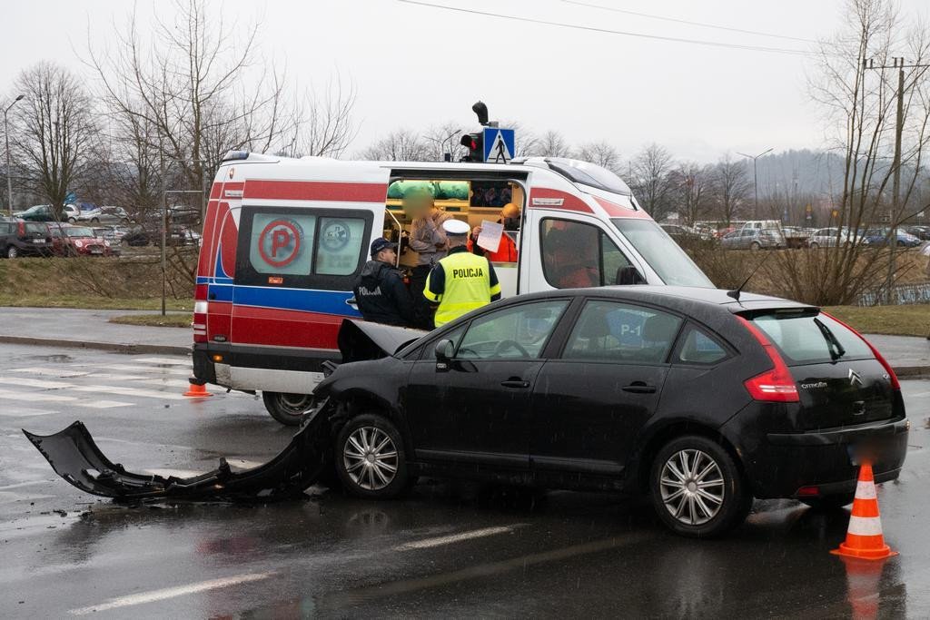 zderzenie-przy-szpitalu-79832
