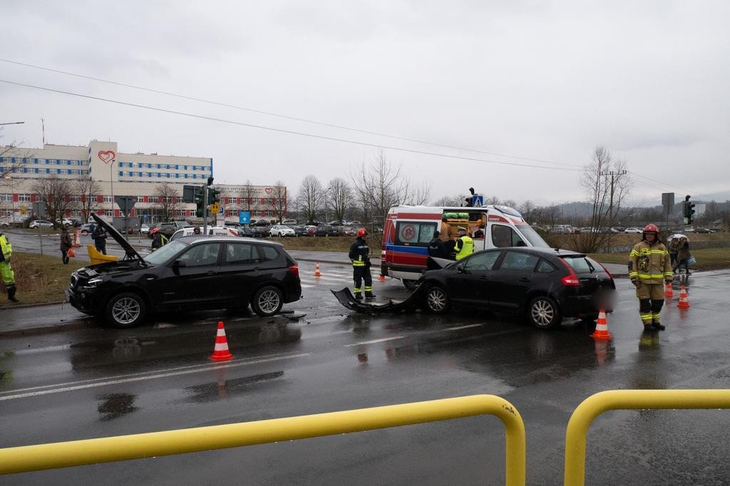 zderzenie-przy-szpitalu-79832