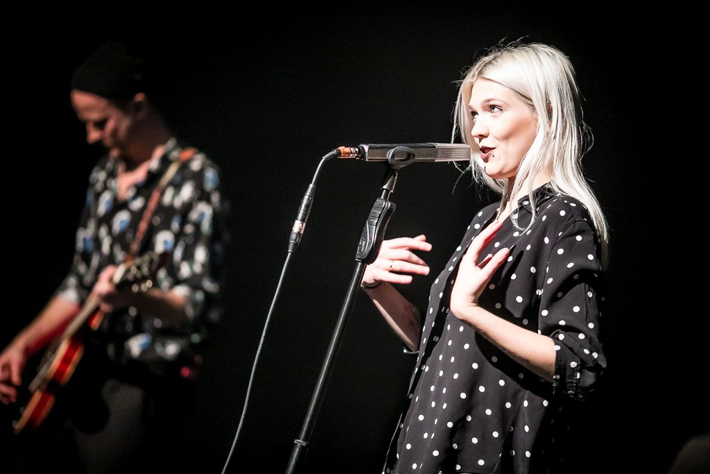 daria-zawiaow-porwaa-publicznosc-do-zabawy-79884