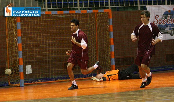 xiii-kolejka-ligi-amatorow-mos-w-futsalu-8013