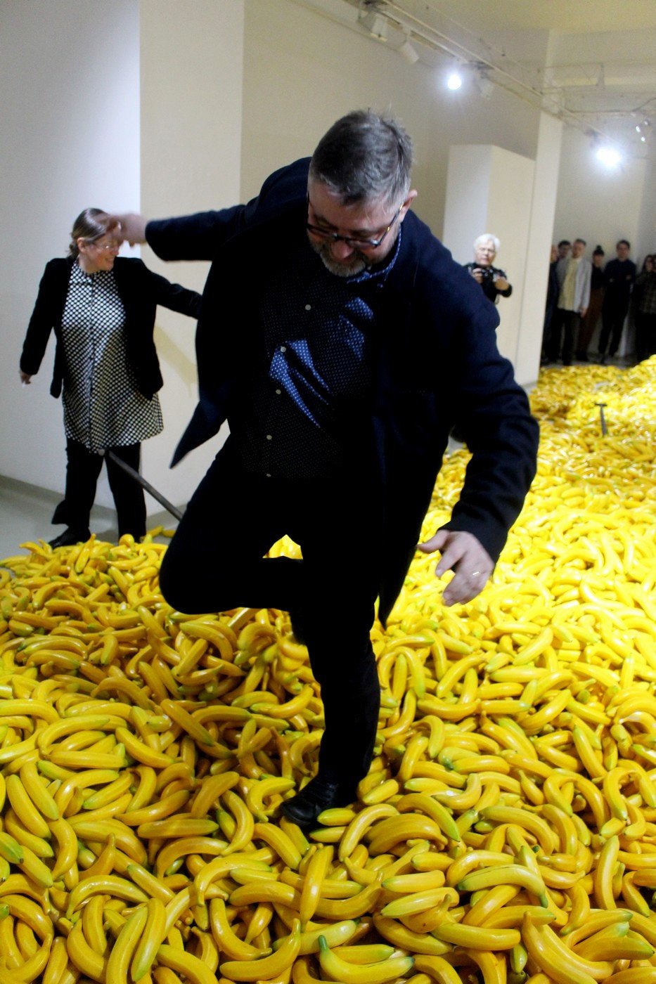 selfie-w-bananach-wystawa-w-bwa-80259