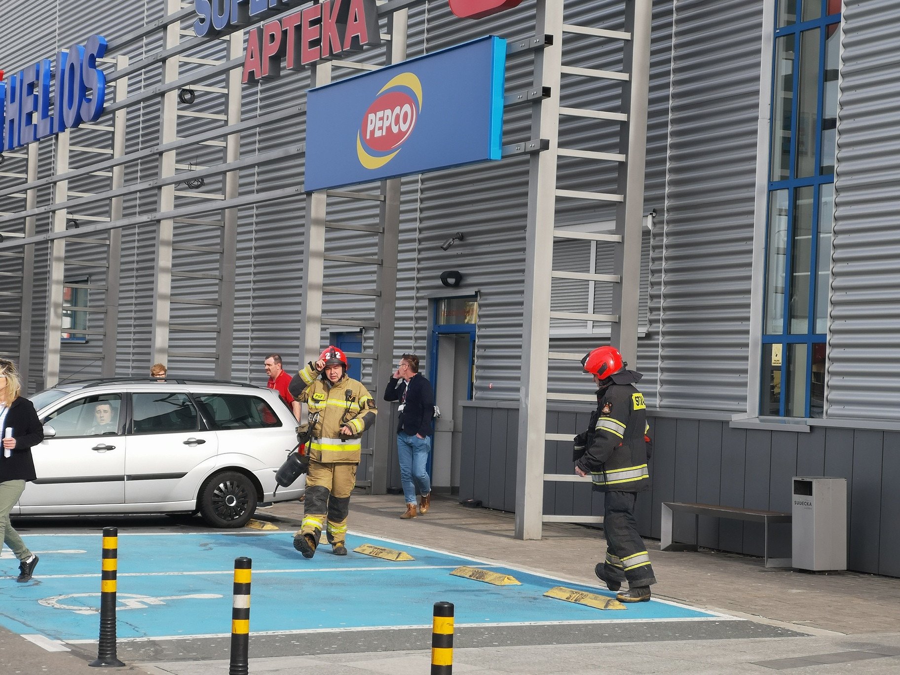 faszywy-alarm-w-galerii-sudeckiej-80266
