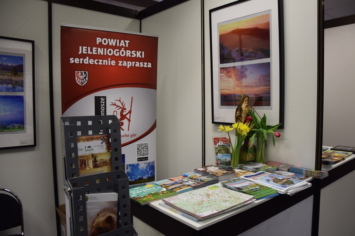 powiat-jeleniogorski-na-targach-infotour-80280